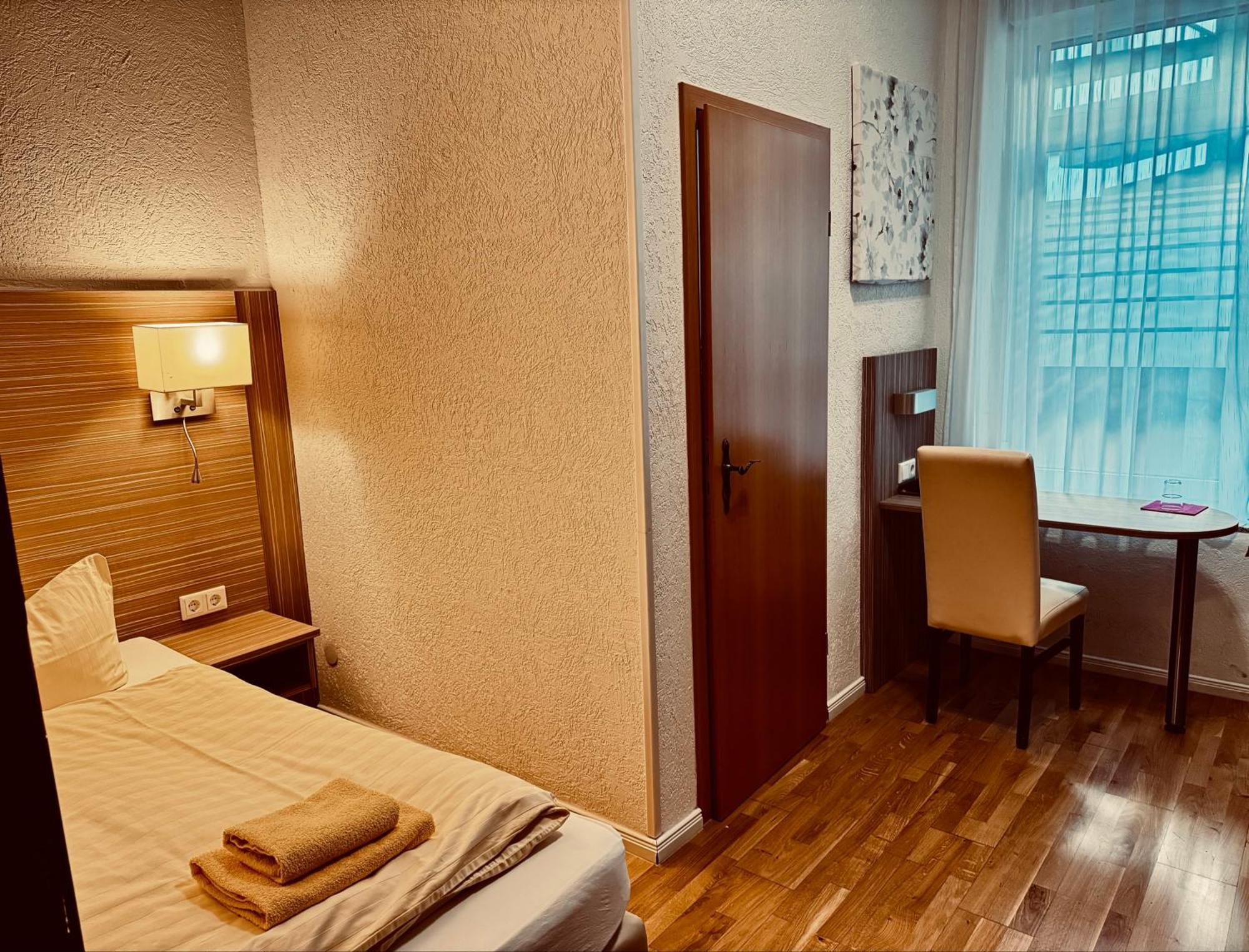 Hotel Goldener Anker Torgau Bagian luar foto